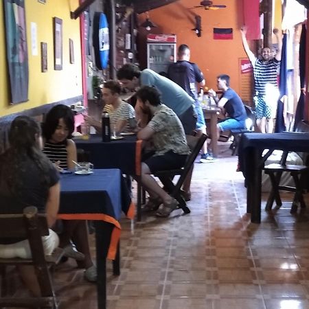 Campo Base Youth Hostel Mendoza Luaran gambar