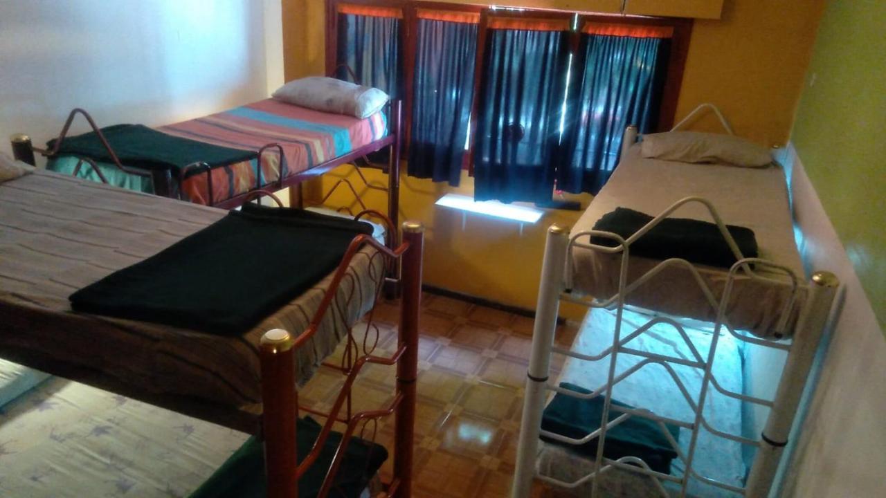 Campo Base Youth Hostel Mendoza Luaran gambar