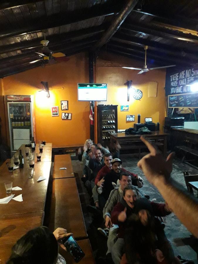 Campo Base Youth Hostel Mendoza Luaran gambar