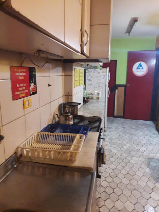 Campo Base Youth Hostel Mendoza Luaran gambar