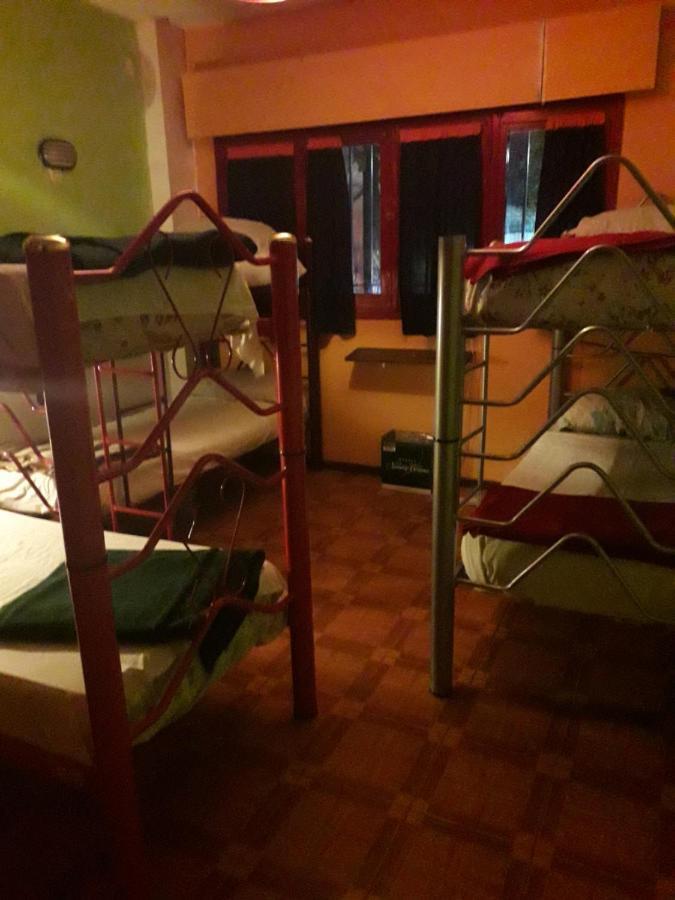 Campo Base Youth Hostel Mendoza Luaran gambar